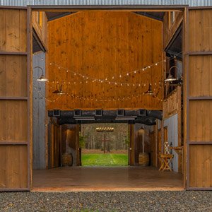 images/venue-gallery/160-barn-outside.jpg