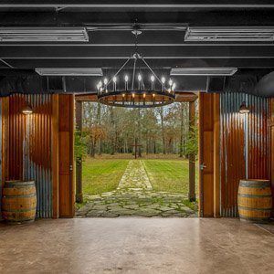images/venue-gallery/250-barn-inside.jpg