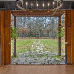 images/venue-gallery/260-barn-inside.jpg